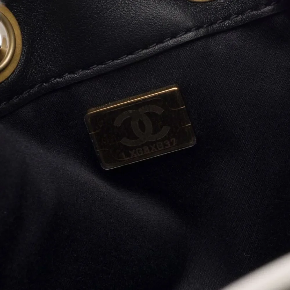 CHANEL Shoulder Bag
